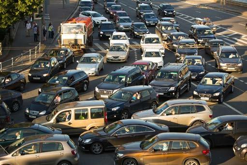 Özellikle trafikte öfkemizi kontrol edemediğimiz durumlarda; Konsantrasyonumuz bozulur. Direksiyon hakimiyetimiz azalır. Dikkat dağınıklığı başlar, muhakeme yeteneğimiz yok olur.