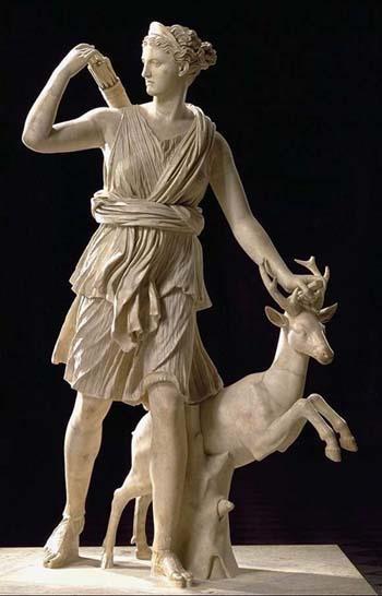 Artemis (başındaki hilal,
