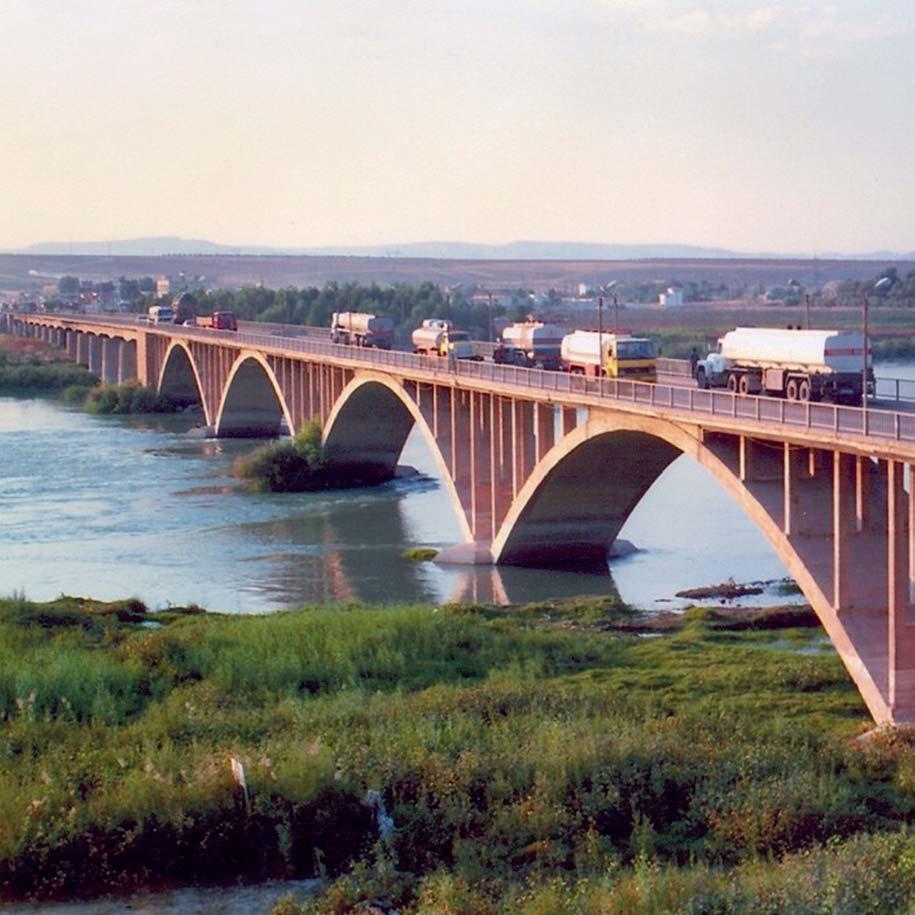 Birecik Köprüsü Birecik Köprüsü, yapıldığı tarih itibariyle Türkiye nin en uzun betonarme karayolu köprüsüdür.