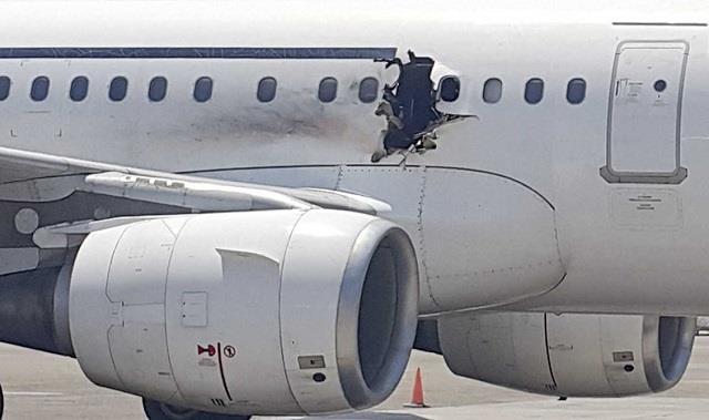 Bir kaynağın Daily Beast e bildirdiğine göre; Mogadişu dan kalkan uçak yeteri kadar yüksekte olmadığından patlama bir felaketle sonuçlanmamıştır.