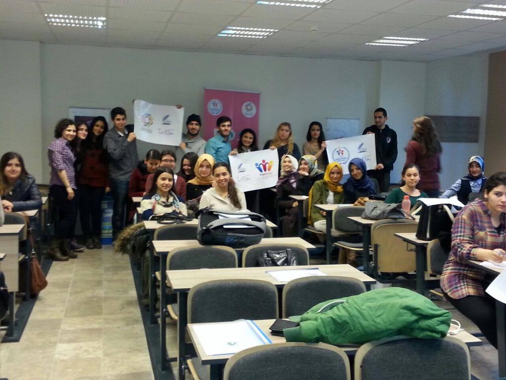 Üniversitesi gençlerine de toplumsal sorumluluk ve dayanışma, üniversite-toplum iş birliği ve gönüllülük bilinci içinde topluma faydalı hizmetler sunma fırsatı vereceği için faydalı