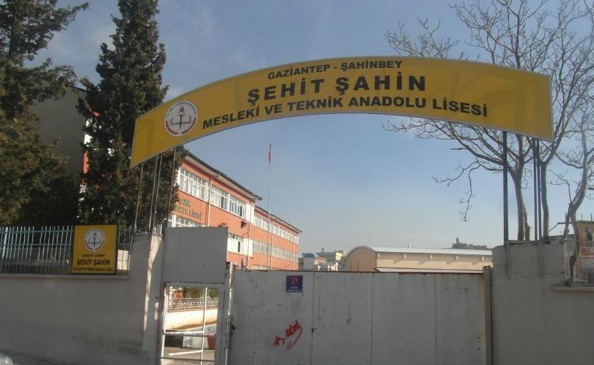 ŞEHİT ŞAHİN MESLEKİ VE TEKNİK ANADOLU LİSESİ KURULUŞ :1975 : Şahinbey ADRES : DÜZTEPE MAH. ÖZDEMİRBEY CAD.