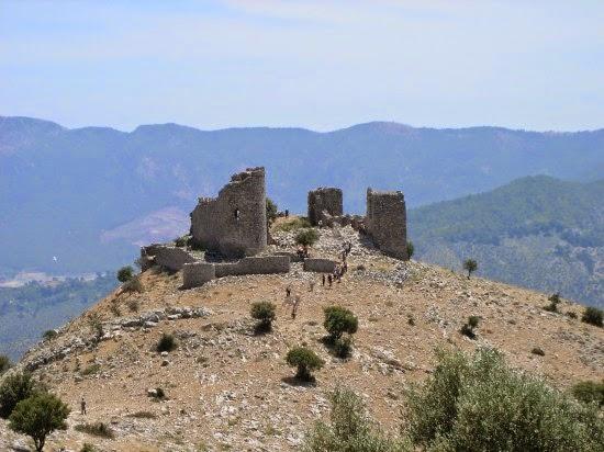 Selçuklu şehri, temelde Bizans kastrasından oluşmuş idi.