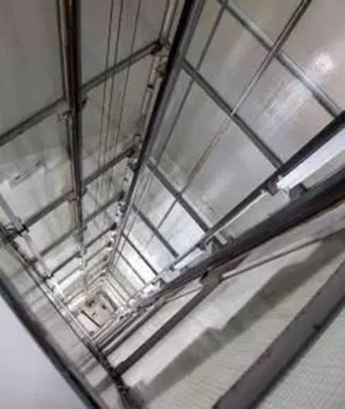ASANSÖR BOŞLUKLARI Asansör boşlukları derin ve karanlık boşluklardır. Özellikle yüksek yapılarda binanın yüksekliği kadar bir derinliğe ulaşabilirler.