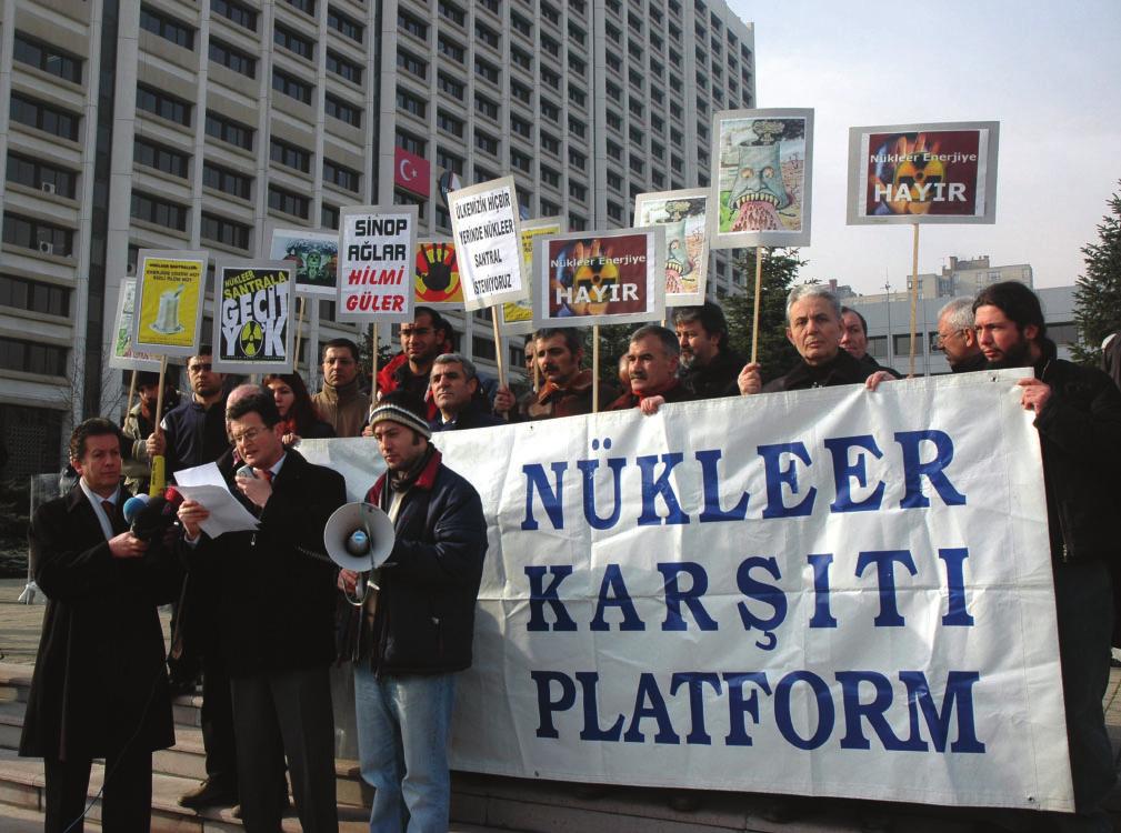 AKP Yerli ve Yabancı Sermayeyi Nükleer Çılgınlığa Davet Ediyor NKP adına Çevre Mühendisleri Odası Yönetim Kurulu Üyesi Özlem Ergenler, tarafından ortak basın açıklaması okundu.