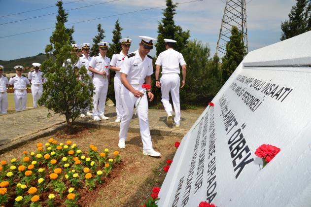Ahmet ÖZBEK için yaptırılan anıtta 31 Mayıs 2017