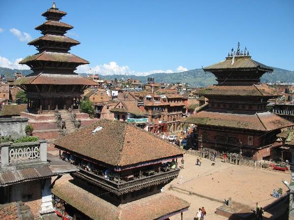 Himalayaların arasındaki bir vadiye kurulu olan Katmandu, son derece zengin tarihi geçmişi ile, üç eski krallık şehri olan Katmandu, Patan ve Bhaktapur un birleşmesinden oluşmuştur.