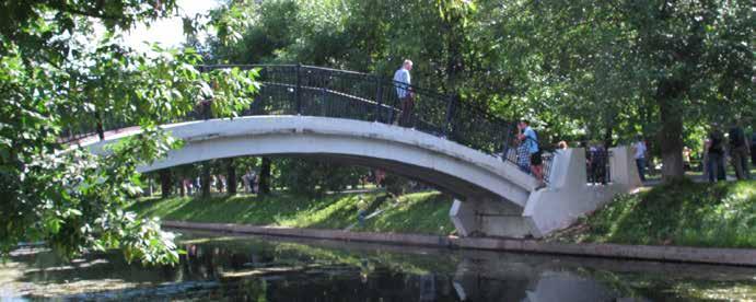 12 Köprüler Park Krasnaya Presnya nın içindeki nehir üzeri köprüler, 3d dekorasyonlarla Türkiye den görüntülerin