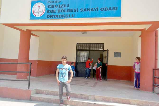 HABER EBSO Cevizli Ortaokulu öğrencisinin azmi gururlandırdı n NİHAT DELİBAŞI Ege Bölgesi Sanayi Odası nın (EBSO) eğitime destek kapsamında inşa ettirdiği Kiraz daki EBSO Cevizli Ortaokulu 8.