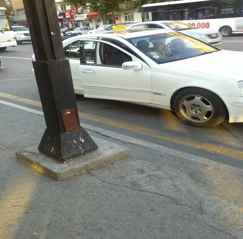 Söz konusu numarayı aradığınızda birkaç kez çaldıktan sonra telefon kapanacak ve taxi şirketi sizi arayacaktır, arandığınızda sizi