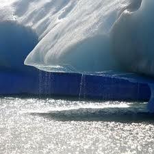 Dolu, kar ve buz ısının etkisiyle eriyerek tekrar su hâline gelir.