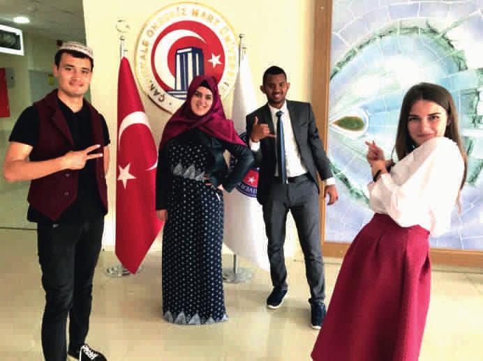 11 Gönüllü Elçiler ÇOMÜ deydi Türkiye'de öğrenim gören ululararaı öğrencilerin gözünden, Türkçe öğrenme çabalarını ekranlara taşımak için yola çıkan Gönüllü Elçiler programı ekibi, Çanakkale Onekiz