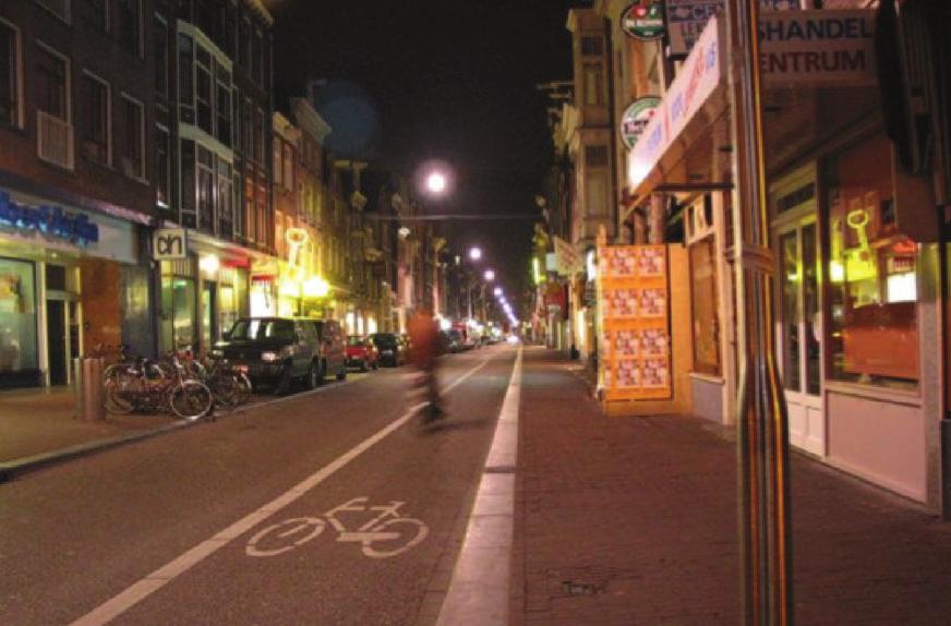 Bisiklet yolları gece güvenliği ve sürüş konforu için en az Tablo 2 deki değerlere uygun olarak ve bisikletlinin yüzüne ışık yansımayacak şekilde