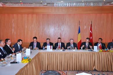 În cadrul discuţiilor bilaterale a fost subliniat faptul că relaţiile dintre România şi Turcia sunt din decembrie 2011 ridicate la nivelul de parteneriat strategic, cele două state având legături