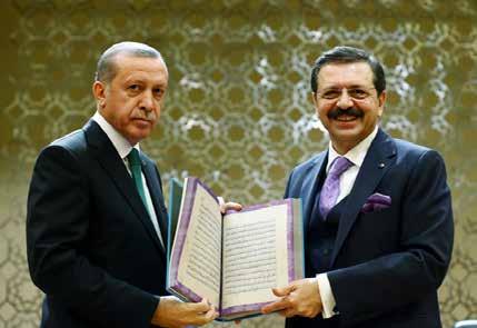 Cumhurbaşkanlığı sarayında gerçekleşen ziyarette iş dünyasının temsilcileri Cumhurbaşkanı Erdoğan ile ekonomik meseleler hakkında istişarelerde bulundu.