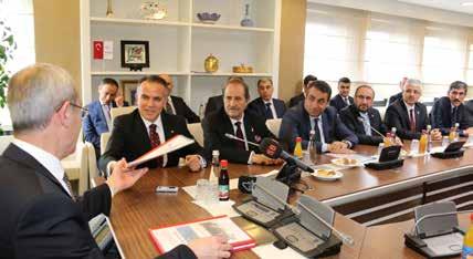Yönetim Kurulu Başkanımız Osman Yıldırım, ziyarette Bakan Feridun Bilgin e Başkanlar Kurulu nun çalışmaları hakkında bilgiler verdi.