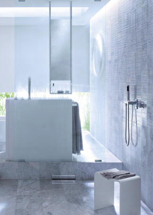 Birbiri ile uyumlu orantılar, yüksek malzeme kalitesi ve ileri teknoloji: Geberit rezervuar modülü hem küçük hem büyük banyolara mükemmel bir görünüm kazandırır ve üzerindeki klozete şık bir