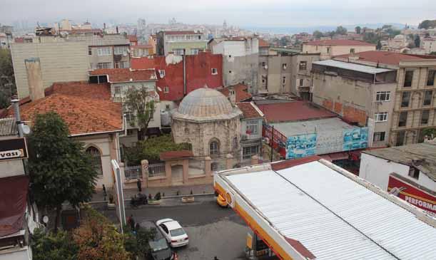 TOPLUMSAL TAR H 285 EYLÜL 2017 Sunullah Efendi Türbesi, Tezgâhçılar Camii, Türbe ve Hazire nin üstten fotoğrafı. Şeyda Arslan, 2015.