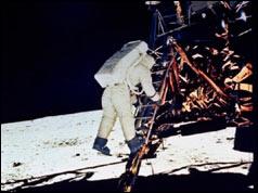 Astronomi Tarihinde Bu Ay 21 Temmuz 1969 - Ay da İnsanın İlk Yürüyüşü.