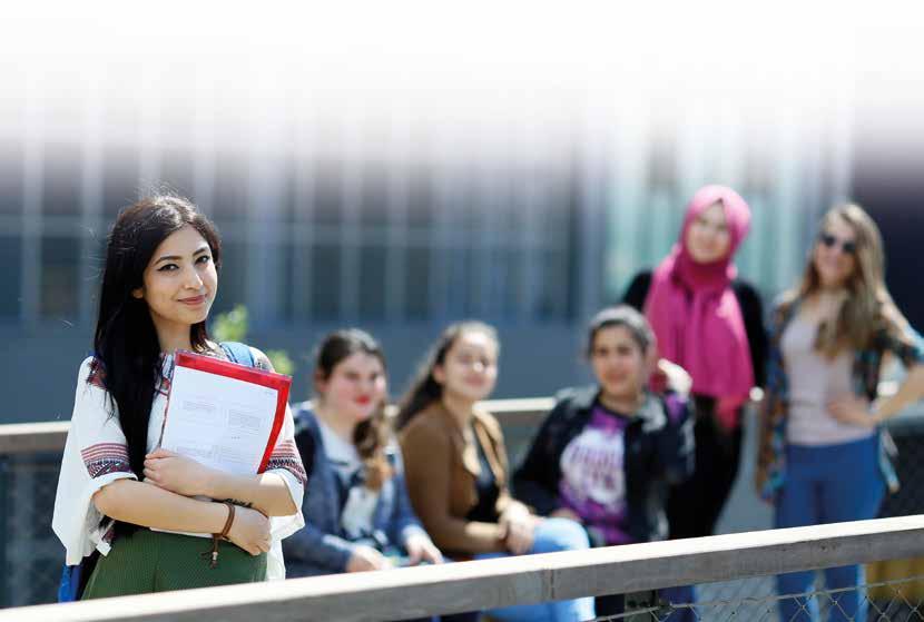 Staj Bir yıllık İngilizce hazırlık programı ve 4 yıllık hukuk eğitimi sonunda hak kazanılan hukuk fakültesi lisans diploması ile avukatlık stajına yahut hâkimlik ve Savcılık Yazılı ve Sözlü