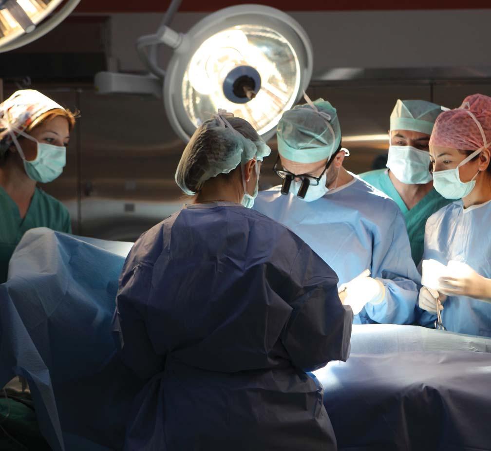 21 Kirurgjia Kardiovaskulare Ekipi i Kirurgjisë Kardiovaskulare, i Spitalit Guven, që nga viti 1993 ka operuar mbi 26.