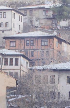 Bu suretle kömür ocakları, birbiri ardına açıldıkça baş gösteren ekonomik ve sosyal koşullar, maden