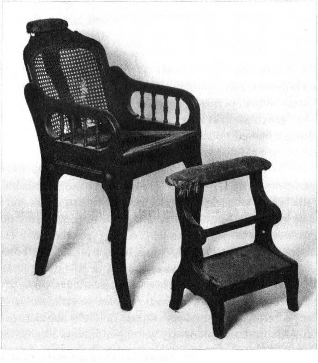 biliyor. Koken ve Kochs'un berber koltuklarının öncesinde mobilya ustalarının dönemin tasanın estetiğini izleyen sandalyelerinin berberlerde kullanılmak üzere uyarlandığı örnekler görüyoruz.