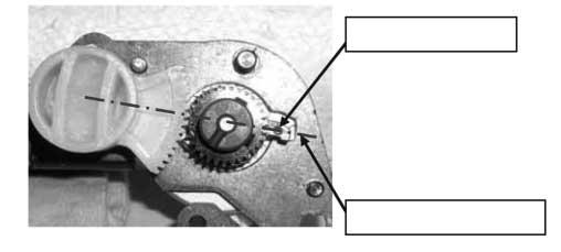 Motor difllisi ile besleme regülatör difllisinin birbirine geçirilmesi Motor difllisi ile besleme regülatör difllisini birbirine tekrar geçirdi inizde, afla daki