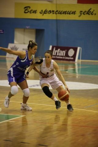 Kırçiçekleri, Orduspor takımı 32 sayı farkla yendi Türkiye Kadınlar Basketbol Ligi takımlarından Kırçiçeği Bodrum Basket, Orduspor takımı ile karşılaştı. Kırçiçeği Bodrum Basket, maçı 80-48 kazandı.