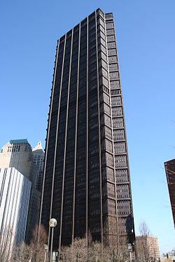 21 a) Görünüş b) Şematik kesit Resim 2.8. US Steel Kulesi, Pittsburgh - ABD [52, 8] Rijit çerçeveler normal şartlarda 20 kata kadar ekonomik olmaktadır [43].