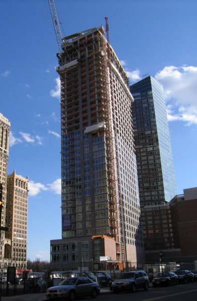 51 3.1.2. Visionaire Binası nın sürdürülebilir tasarım ölçütleri kapsamında incelenmesi 35 katlı 109.73 m yükseklikteki Visionaire Binası nın inşası 2008 yılında tamamlanmıştır.