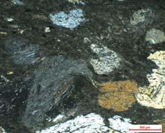 özellikleri Kaya Grupları Genel Doku Mineral Parajenezi Karakteristik Özellik Mikrofoto 1- Klorit Na amfibol