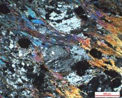 Grupları Genel Doku Mineral Parajenezi Karakteristik Özellik Mikrofoto 5- Granat(piropspessartin) aktinolit epidot klorit gnays
