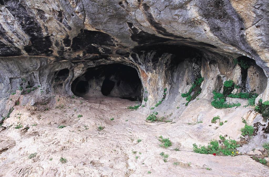 Mağaranın E gözü Paleolitik Çağ ın tüm dönemlerini