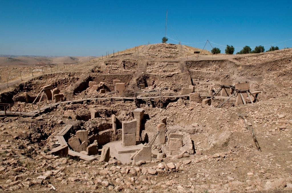 Göbeklitepe arkeoloji dünyasının en büyük keşiflerinden biridir.