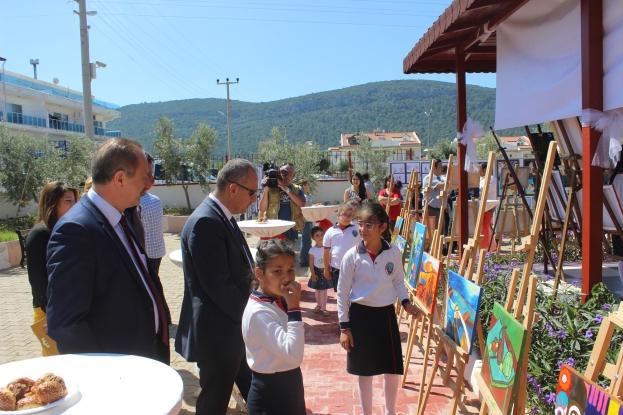 Hafta sonunda Didim Ticaret Odası Kültür Merkezinde gerçekleşen etkinliklere Didim Kaymakamı İskender Yönden, Didim Belediye Başkanı A.