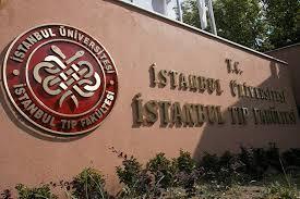 1980 yılında ise Ġstanbul Üniversitesi Ġstanbul Tıp Fakültesi nin Çocuk Sağlığı ve Hastalıkları AD bünyesinde ayrı bir acil servis kuruldu.
