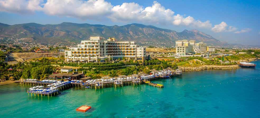 MERİT ROYAL HOTEL & CASINO Doğu Akdeniz in berrak sularına uzanan Kuzey Kıbrıs Türk Cumhuriyeti nin, en güzel noktalarından biri olan Zephyros koyunda yer alan Merit Royal Hotel Casino & Spa, Girne