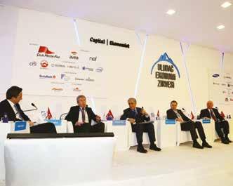 Küresel Güç konusunun masaya yatırıldığı panele YASED Başkanı Ahmet Erdem ve YASED Başkan Yardımcısı Tankut Turnaoğlu katıldı.