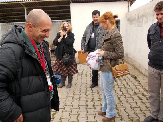 EDİYORUZ... ÇANKIRI BAKIMEVİ...NEŞELİ DAKİKALAR.