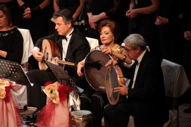 ZEKİ MÜREN DOĞUM GÜNÜ ANISINA BODRUM DA KONSER Türk sanat müziğinin unutulmaz sesi Sanat Güneşimiz Zeki Müren, 85 inci doğum yıldönümünde Bodrum da anıldı.