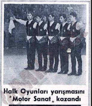İlk kez 1975 yılında İstanbul Gemi Yapım Meslek Lisesi öğrencisi ve halk dansları ekibi oyuncusu olarak yarışmaya katılan ve daha sonra yarışmada jüri üyeliği yapmaya başlayan Şevki Aksoy jürilik