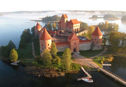 1- Kadriorg Sarayı turu: 40 euro (müze girişi dahil) (en az 12 katılımcı) 2- Trakai Kalesi turu: 50 euro (kale girişi dahil) (en az 12 katılımcı) Kadriorg Sarayı: Ünlü çar Petro nun eski yazlık