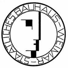 Ceyhun Konak 278 Resim 3. Bauhaus Okulunun Logosu Temel dizayn dersi fikri ilk Bauhaus da oluşmuş ve günümüzde dünyadaki çoğu mimarlık okullarınca benimsenmiştir.
