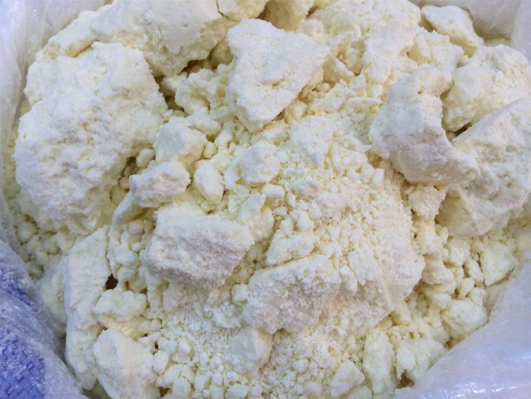 Giriş-I- Tulum Peyniri Koyun sütünden mayalanarak elde edilen telemenin parçalanıp baskıya alınarak süzülmesi, ardından ikinci defa parçalanarak tuzlanıp (bazen bazı eklentiler ile zenginleştirilip)
