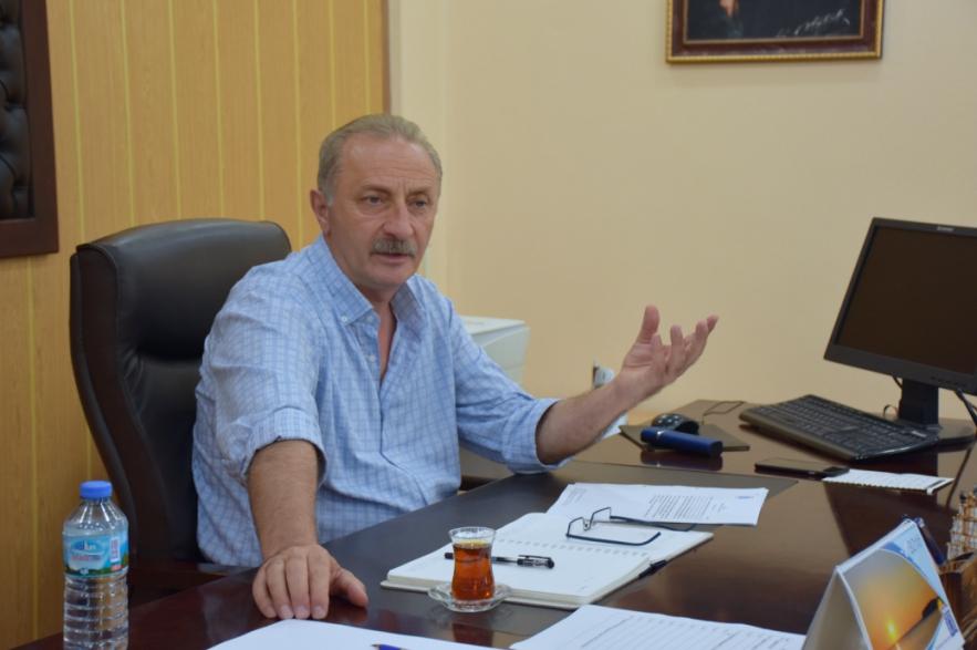 5 www.didim.bel.tr Didim Belediye Başkanı A. Deniz Atabay haftalık basın toplantısında belediyenin yürüttüğü çalışmalar ve yapılması planlanan çalışmalarla ilgili bilgiler verdi.