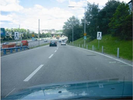 PÄRM 7 46 Bu işaret ne demektir? A. Sol ieritten gidenler öncelliği sağ şeritten gidenlere vermelidir. B. Her iki şeritte bulunan sürücüler, yolun tek şeritli olacağını dikkatte almalıdırlar.