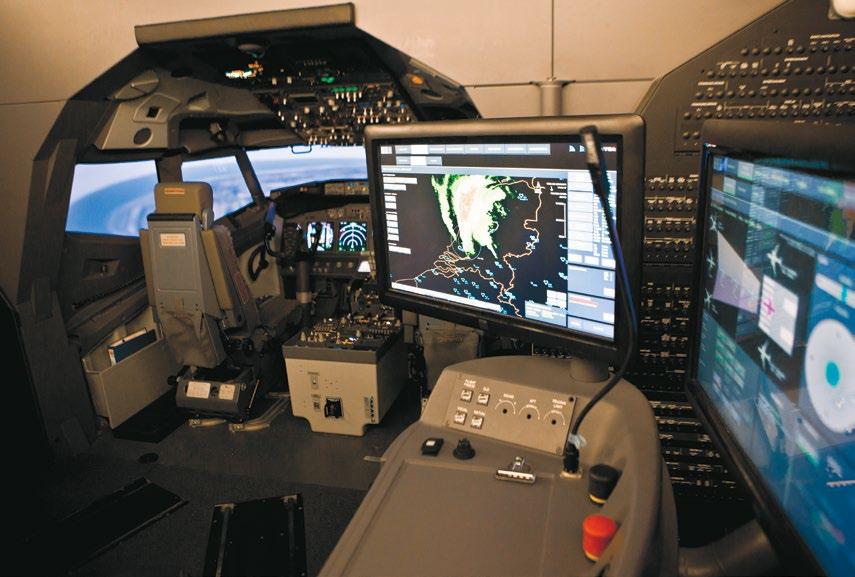 HAVELSAN ın ticari uçaklar için geliştirdiği ilk simülatör, B737-800NG simülatörü oldu. T129 ATAK Helikopteri Görev Eğitim Simülatörü de ilk kez bu fuarda sergilenecek.