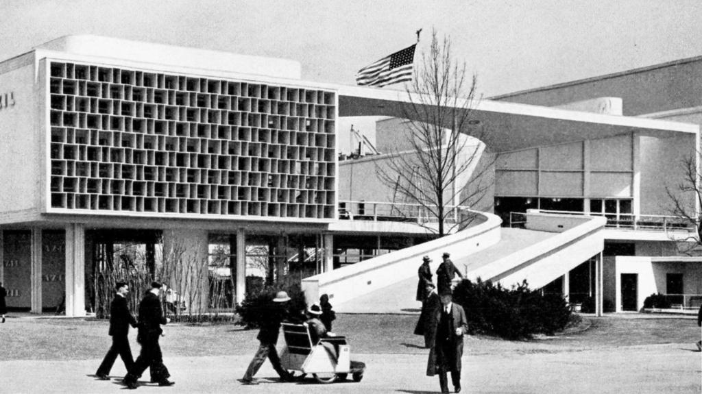 A. Rıdvan Kutlutan Brazilya Pavyonu, 1939 New York Dünya fuarı, Costa ve Niemeyer yüzey kaplama panelleri dönem mimarlarının iç ve dış cephelerde kullandıkları mimari elemanlardır.