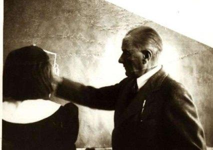 1 Cumhuriyet Halk Partisi Başöğretmen Mustafa Kemal Atatürk ün öğretmenlere yaptığı konuşmalar Tarih : 24.11.